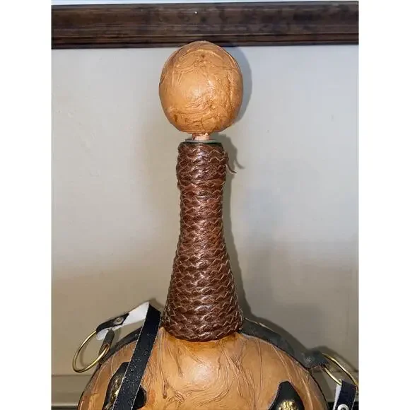 Vintage Rep San Marino Ornate Whiski Bottle Rep S. Marino - EMPTY - Picture 3 of 10